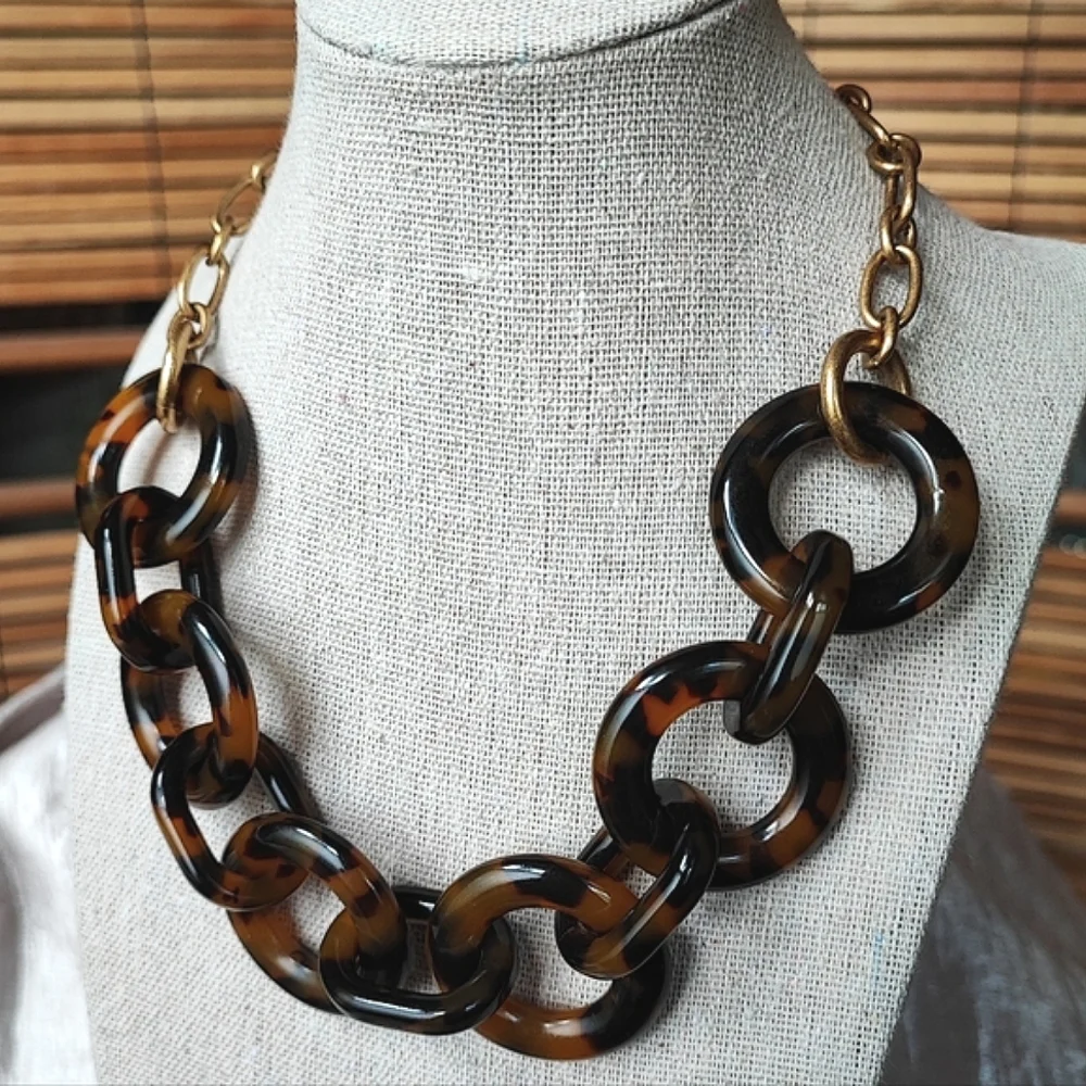 J. Crew Faux Brown Mottled Nude Tortoise Link Brass Tone Light Weight Necklace